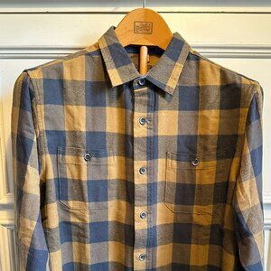 Tailor Vintage Lux Performance Button Down Size Medium - Buffalo Plaid
